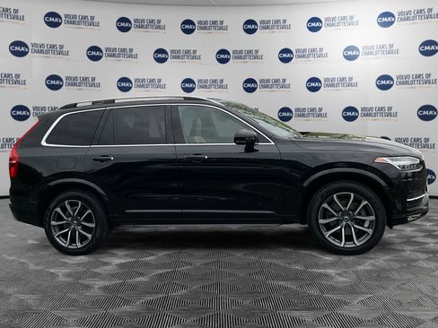 Used 2017 Volvo XC90 T6 Momentum w/ Vision Package image 6