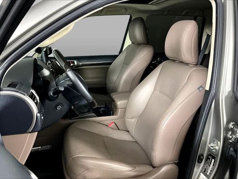 Used 2022 Lexus GX 460 Luxury w/ Accessory Package AWD/4WD image 8