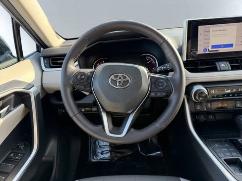Used 2025 Toyota RAV4 XLE w/ Convenience Package image 17
