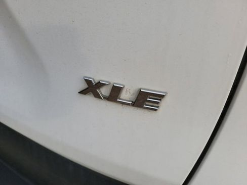 Used 2021 Toyota RAV4 XLE FWD image 8