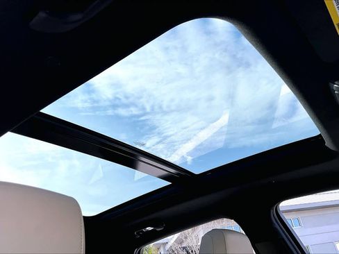 Used 2017 Cadillac XT5 Luxury image 14