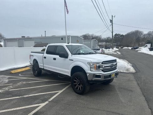 Used 2019 Ford F150 XLT w/ Trailer Tow Package image 4