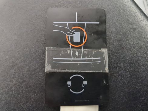 Used 2021 Tesla Model Y Long Range image 34