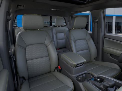 New 2026 Chevrolet Colorado ZR2 w/ Technology Package image 16