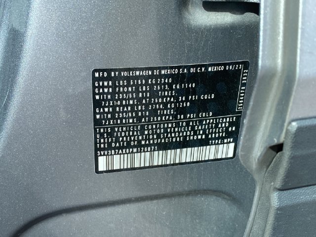 Used 2023 Volkswagen Tiguan SE FWD image 11