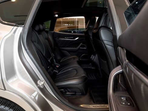 Used 2021 Maserati Levante S GranSport image 34