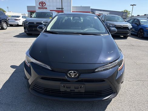Used 2023 Toyota Corolla LE w/ Carpet Mat Package (TMS) FWD image 3