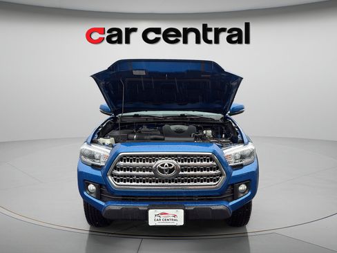 Used 2017 Toyota Tacoma TRD Off-Road w/ Tow Package RWD image 10