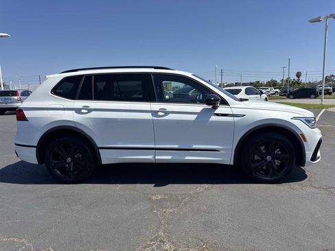 Certified 2023 Volkswagen Tiguan SE R-Line image 6
