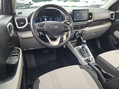 Used 2023 Hyundai Venue SEL FWD image 23