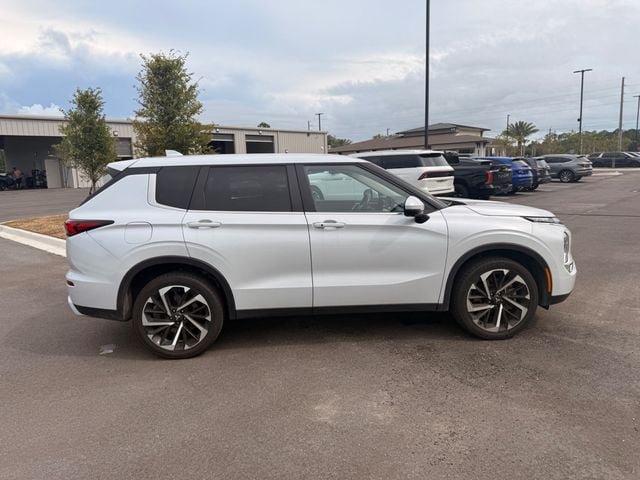 Used 2024 Mitsubishi Outlander AWD image 19
