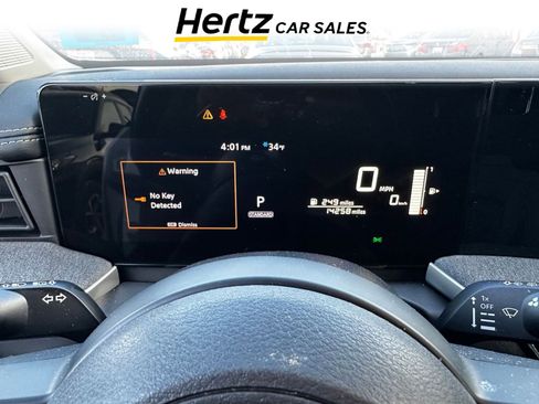 Used 2025 Nissan Kicks SV image 9