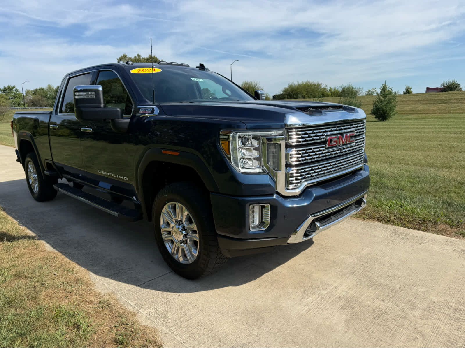 Used 2021 GMC Sierra 3500 Denali w/ Denali Ultimate Package AWD/4WD image 8