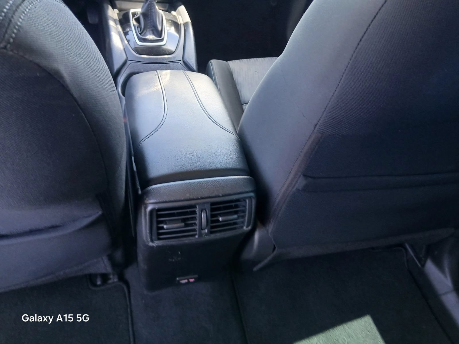 Used 2020 Nissan Rogue S FWD image 35