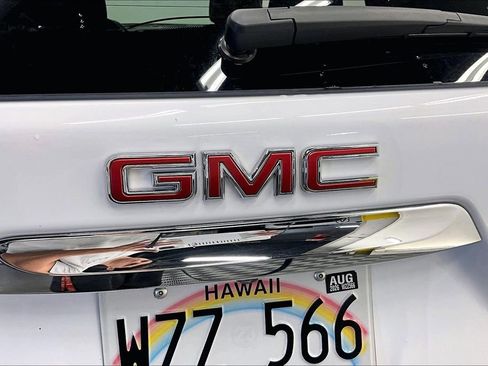 Used 2024 GMC Terrain SLE FWD image 30