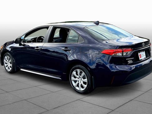 Used 2025 Toyota Corolla LE FWD image 12