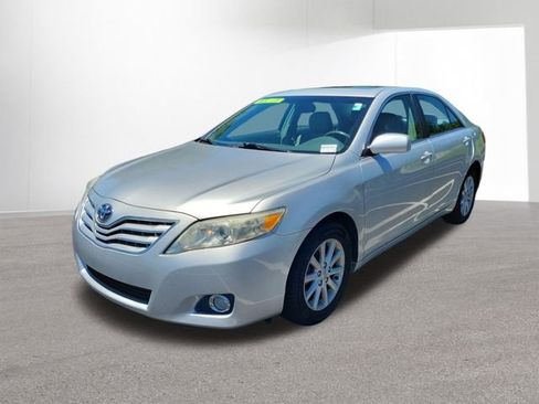 Used 2011 Toyota Camry XLE w/ XLE Extra-Value Pkg #2 FWD image 12