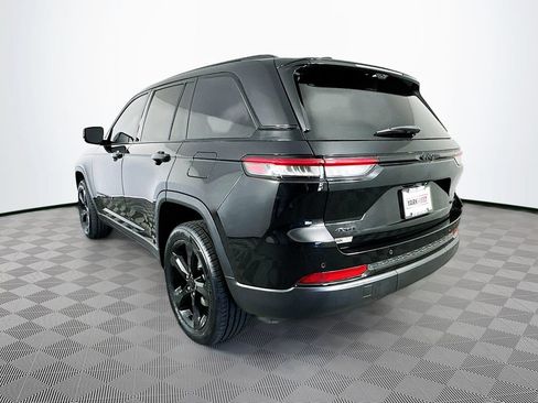 Certified 2023 Jeep Grand Cherokee Limited w/ Luxury Tech Group II AWD/4WD image 8