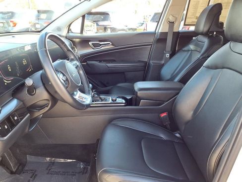 Certified 2023 Kia Sportage EX image 8