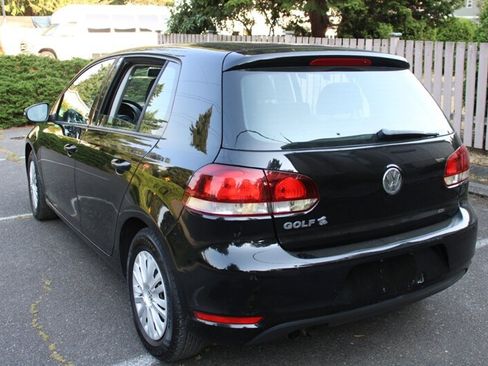 Used 2012 Volkswagen Golf 4-Door FWD image 4