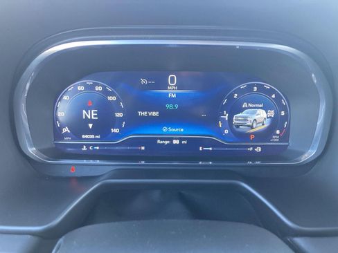 Used 2023 Chevrolet Suburban Premier image 7