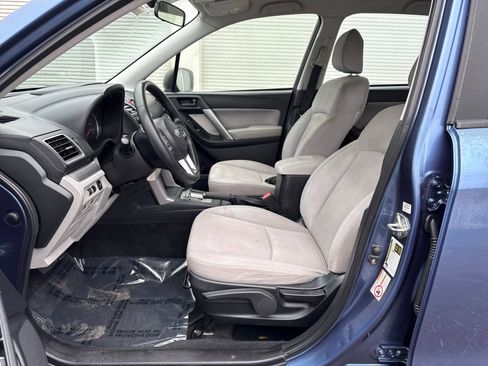 Used 2017 Subaru Forester 2.5i w/ Alloy Wheel Package image 9