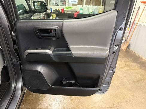 Used 2019 Toyota Tacoma SR5 image 25