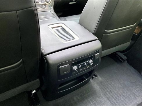 Used 2019 GMC Yukon Denali w/ Denali Ultimate Package image 23