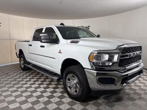 Used 2024 RAM 2500 Tradesman w/ Chrome Appearance Group image 3