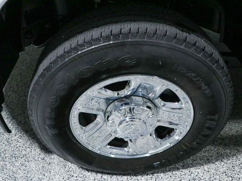 Used 2024 RAM 2500 Tradesman w/ Chrome Appearance Group AWD/4WD image 11