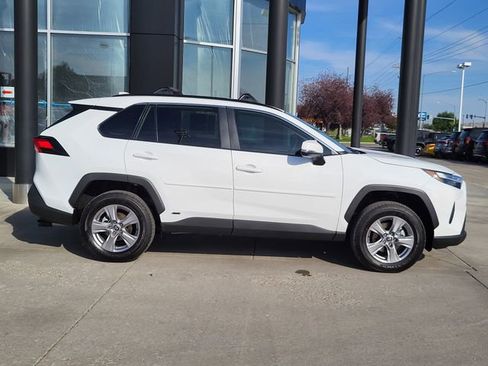 Used 2025 Toyota RAV4 XLE w/ Convenience Package image 43