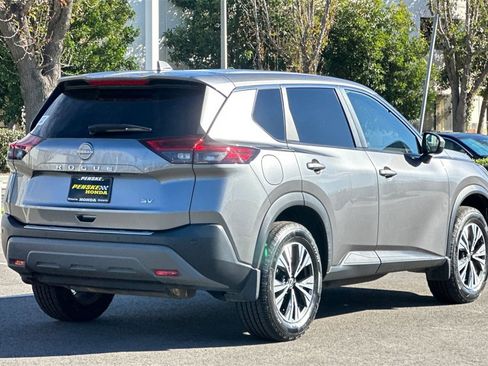 Used 2023 Nissan Rogue SV image 4