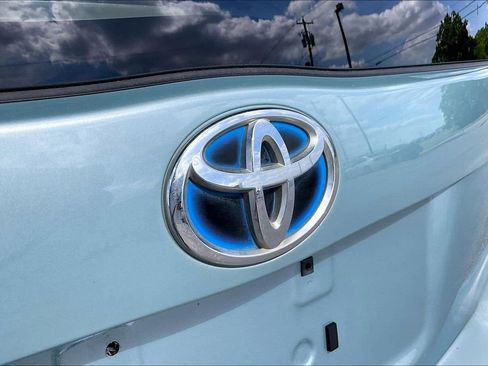 Used 2012 Toyota Prius Two FWD image 24