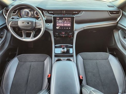 Certified 2025 Jeep Grand Cherokee L Altitude image 23