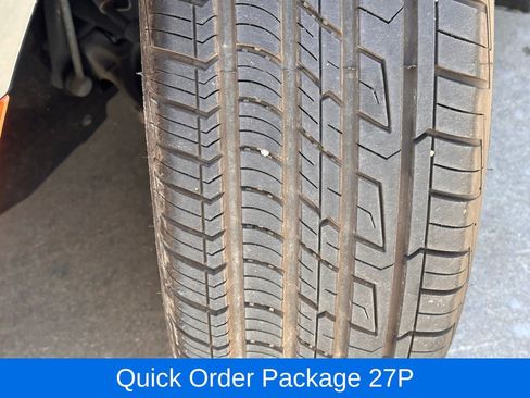 Used 2025 Chrysler Pacifica Limited image 3