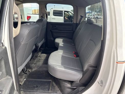 Used 2019 RAM 1500 Tradesman w/ Chrome Appearance Group RWD image 8