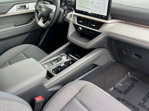 New 2025 Ford Explorer Active image 15