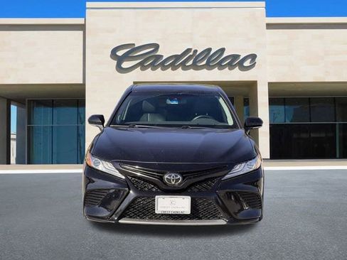 Used 2020 Toyota Camry XSE image 9