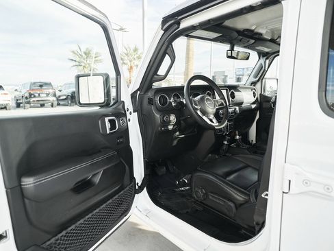 Used 2023 Jeep Wrangler Unlimited Sahara image 20