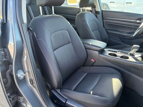 Used 2025 Nissan Altima 2.5 SV image 35