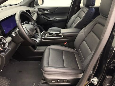 Used 2025 Chevrolet Equinox LT w/ Convenience Package II AWD/4WD image 17