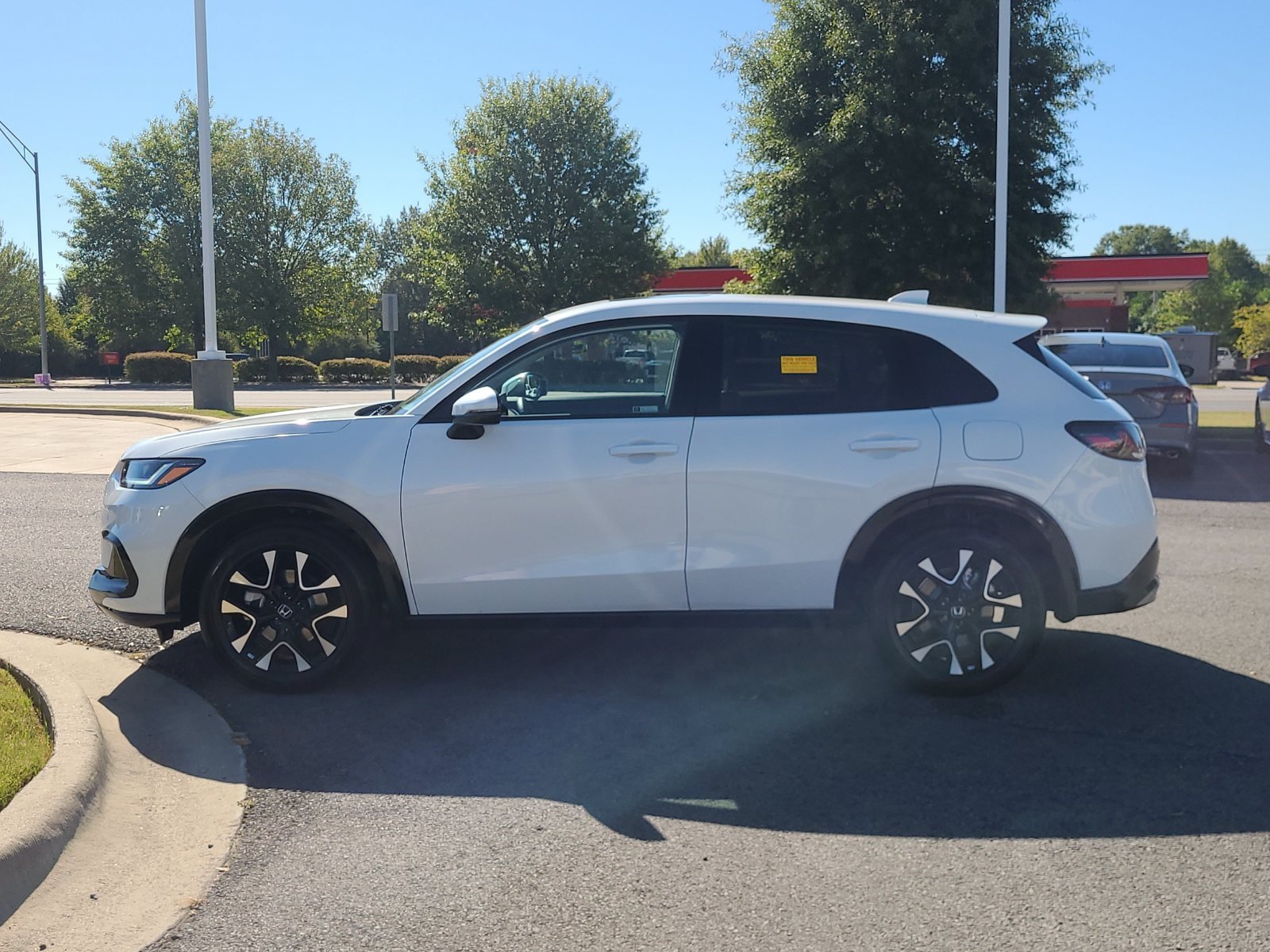 Used 2027 Honda HR-V EX-L image 6