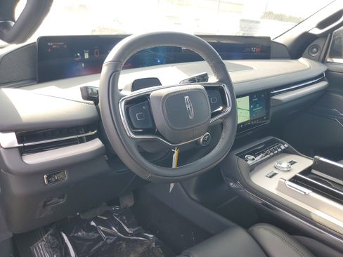 New 2026 Lincoln Navigator Reserve w/ Jet Appearance Package image 14