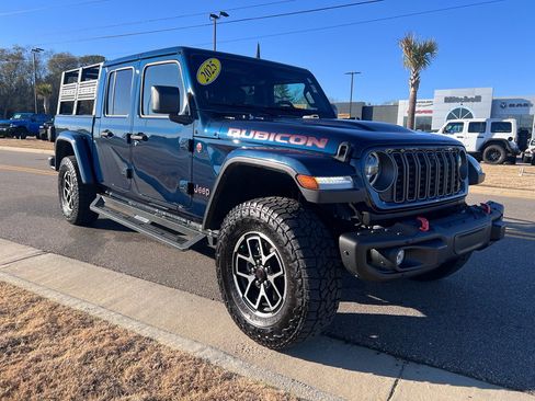 Used 2025 Jeep Gladiator Rubicon image 2
