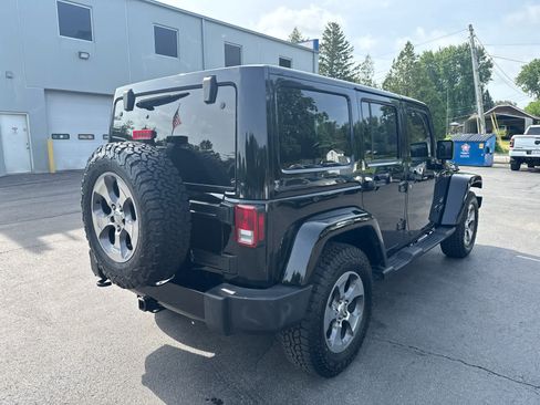 Used 2016 Jeep Wrangler Unlimited Sahara w/ Max Tow Package AWD/4WD image 3