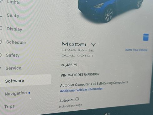 Used 2022 Tesla Model Y Long Range image 34