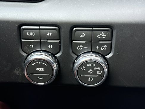 New 2026 GMC Sierra 3500 Denali Ultimate w/ LPO, Black Badging Package AWD/4WD image 25