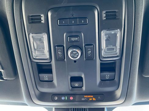 Used 2024 Chevrolet Suburban RST w/ Luxury Package image 33