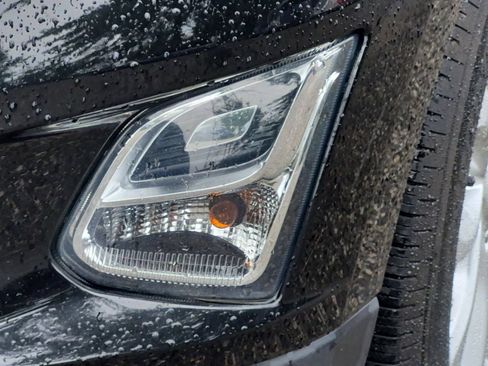 Used 2018 Chevrolet Equinox LS FWD image 12
