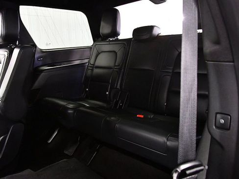 Used 2024 Lincoln Navigator Premiere image 30